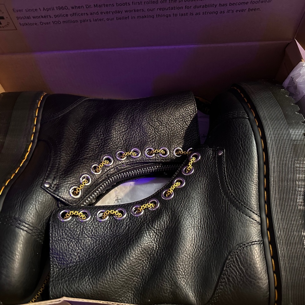 Dr.  Martens Women's Sinclair Hi Max Jungle Boots